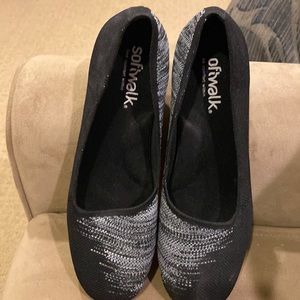 Soft walk black and white shoes